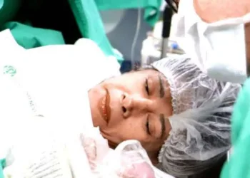 QUE LINDO!!! MULHER REALIZA SONHO AOS 64 ANOS!!!