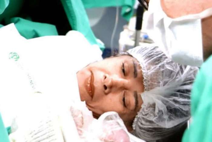 QUE LINDO!!! MULHER REALIZA SONHO AOS 64 ANOS!!!