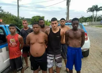 SETE MORADORES  DA ZONA OESTE PRESOS POR TRÁFICO DE DROGAS