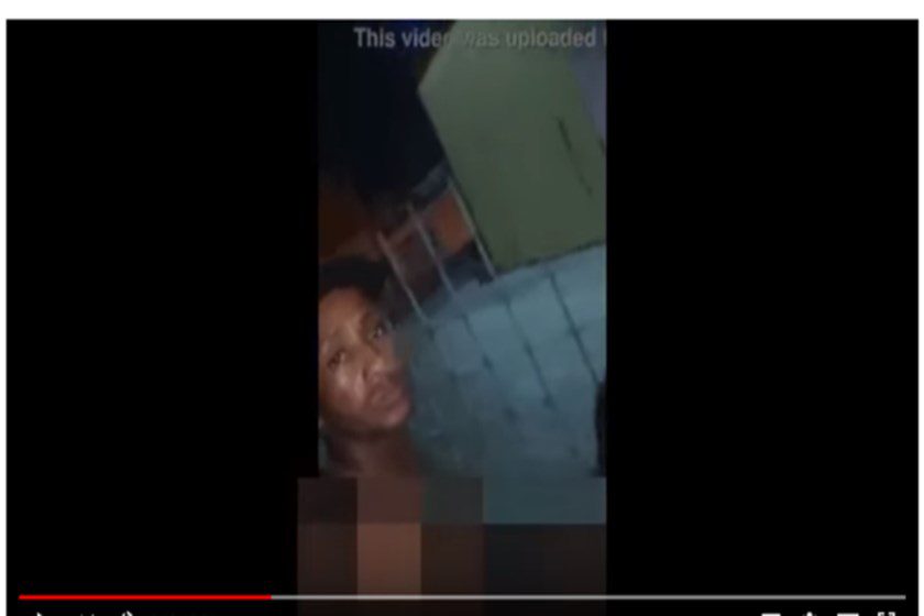 CASAL FAZ PROTESTO TRANSANDO EM FRENTE CÂMARA DE VEREADORES(VIDEO)