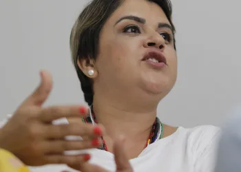 TERAPEUTA DECIDE TRATAR MÃE QUE MARCOU CONSULTA PARA CURA GAY DO FILHO!!!