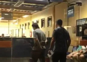 HOMEM É FLAGRADO ABUSANDO SEXUALMENTE DA ENTEADA DE 11 ANOS NO RJ!!