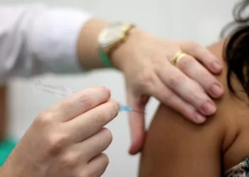 Campanha de vacinação contra a gripe começa nesta segunda (23)