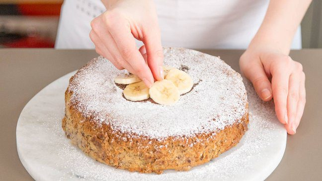 Segundo psicólogos, fazer bolos e doces para os outros faz bem a saúde mental