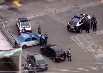 Homem é morto e policial fica ferido em tentativa de assalto a posto de combustíveis no Méier, na Zona Norte