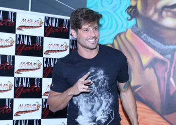 Ator deve mais de R$ 100 mil à camareira agredida por ele