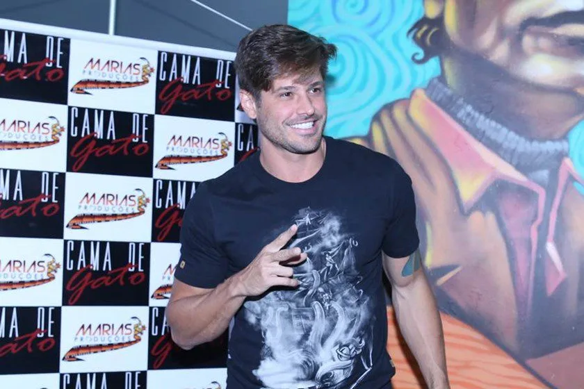 Ator deve mais de R$ 100 mil à camareira agredida por ele