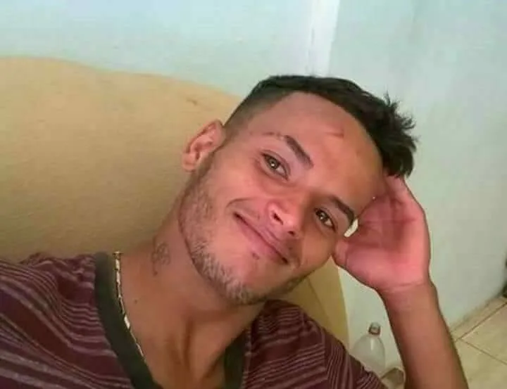 HOMEM É ASSASSINADO NO QUINTAL DE CASA !!!