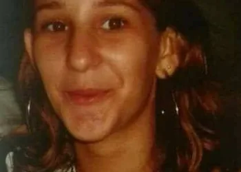 VOCÊS CONHECEM O CASO DESSA JOVEM? AJUDEM!! COMPARTILHEM!!