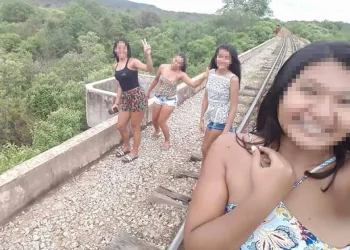 Jovens despencam de ponte a 10 metros de altura após selfie
