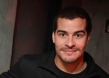 Ator Thiago Martins é o novo vocalista do grupo Sorriso Maroto