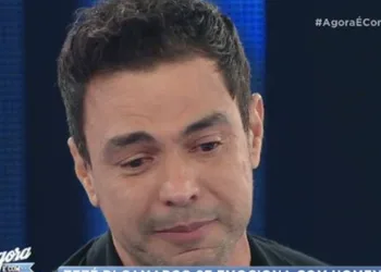 Zezé Di Carmago vai às lágrimas ao revelar doença do pai