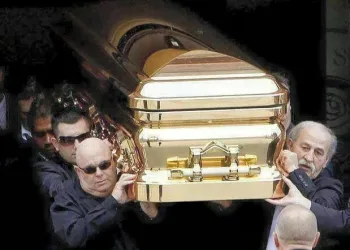 ABRACE SEU FILHO!! BEIJE SUA MÃE!!!