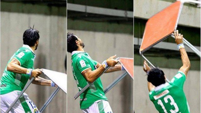 LOCO ABREU SURTA E AGRIDE TORCEDOR!!!