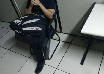 HOMEM É PRESO POR EJACULAR EM MULHER NO METRO!!!