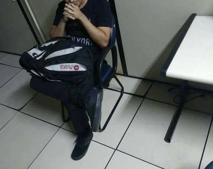 HOMEM É PRESO POR EJACULAR EM MULHER NO METRO!!!