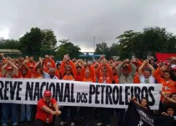 PETROLEIROS ANUNCIAM  GREVE!!!!