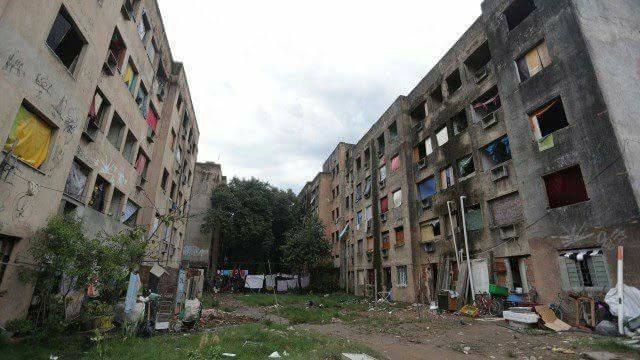 400 FAMILIAS VIVEM EM PRÉDIO ABANDONADO EM CAMPO GRANDE!! RISCO DE CAIR….