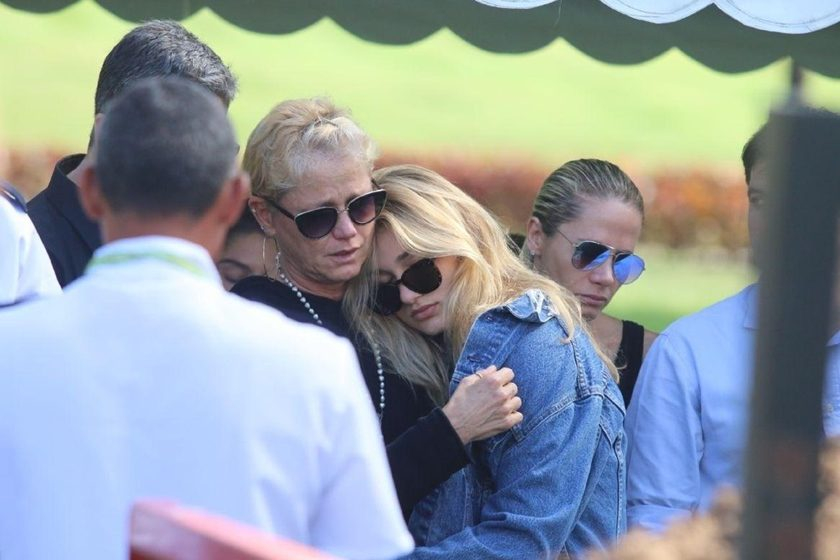 XUXA SE DESPEDE DA MÃE…(FOTOS)