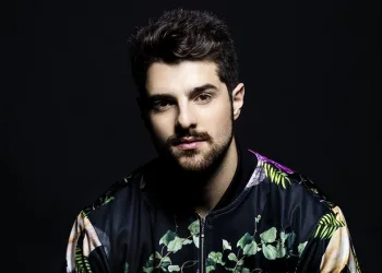 Avião que transportava DJ famoso sai da pista durante decolagem!!