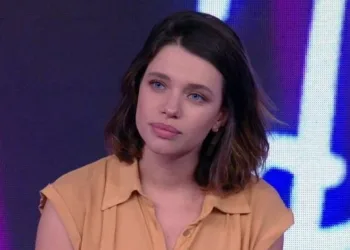 Atriz da Globo aparece em fotos com virilha cabeluda e causa polêmica