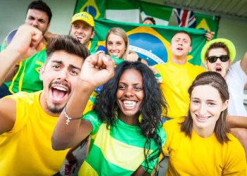 ESTUDO BRITÂNICO REVELA: POVO BRASILEIRO É O MAIS IDIOTA DO MUNDO