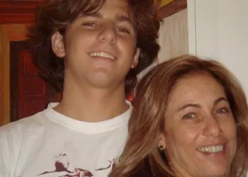 Quem viu??Cissa Guimarães chora ao fazer homenagem às mães no É De Casa