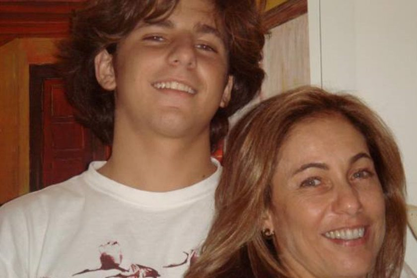 Quem viu??Cissa Guimarães chora ao fazer homenagem às mães no É De Casa