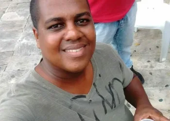 POLICIAL MILITAR É ESFAQUEADO NA FESTA DA FILHA EM BAIRRO NA ZONA OESTE!!