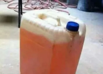 Dois homens são presos  vendendo gasolina a R$ 15 o litro!!!