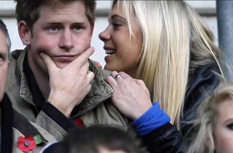 Ex-namorada do príncipe Harry é convidada para casamento real!! Você aceitaria?