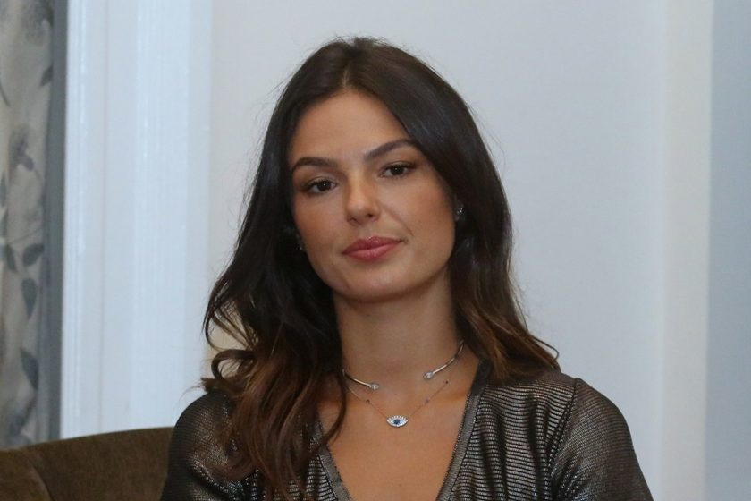 Atriz recebe notícia de doença que pode afetar saúde do bebê