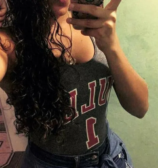 JOVEM É ASSASSINADA POR BANDIDOS POR NAO CONSEGUIR DESBLOQUEAR O CELULAR NO RJ!!!