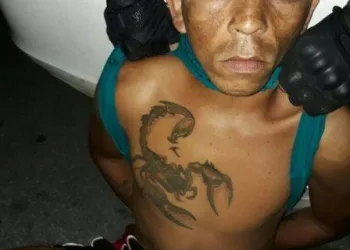 POLICIA PRENDE BANDIDO QUE MATOU UMA CRIANÇA COM UM TIRO NA CABEÇA EM MANGARATIBA!!!