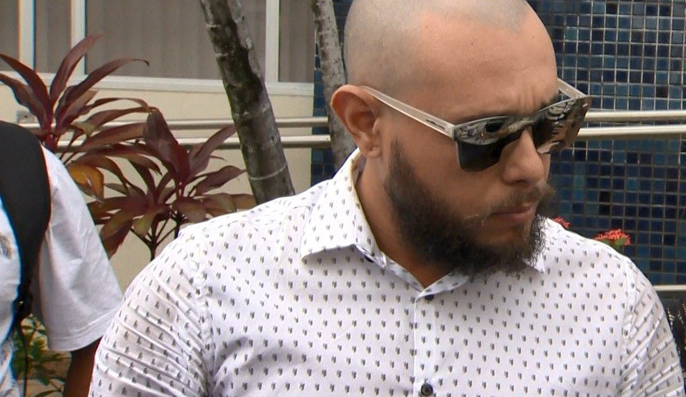 Pastor estuprou, agrediu e ateou fogo no filho e no enteado, diz delegado