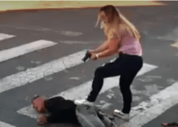 UMA POLICIAL MATA BANDIDO NO DIA DA FESTAS DO DIA DAS MÃES!! (VIDEO)