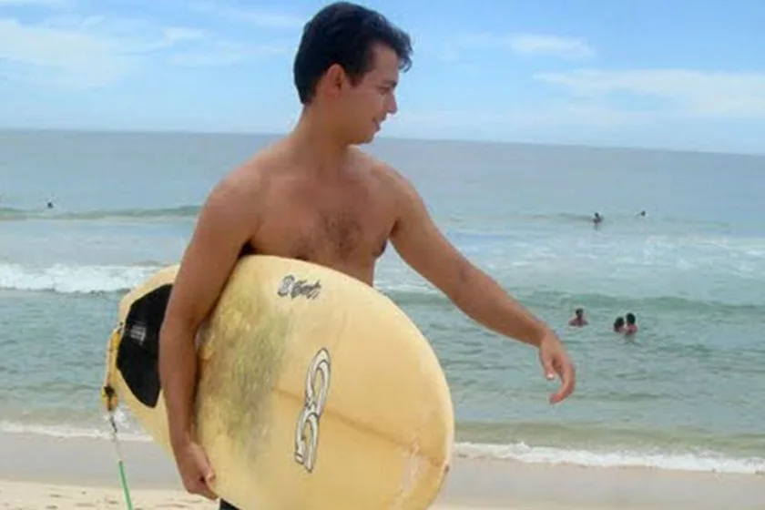 Surfista carioca que morreu pegando onda pode virar santo!!! Entenda…