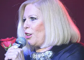 Cantora Veterana é internada para tratar dependência química e depressão