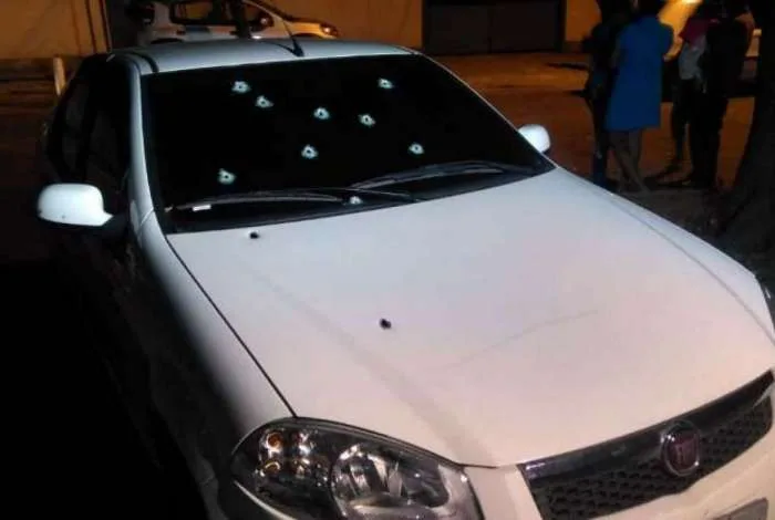 CASAL É BALEADO EM BAIRRO NA ZONA OESTE!!