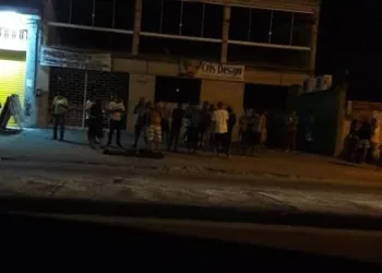 UM HOMEM É ASSASSINADO NESSE MOMENTO EM CAMPO GRANDE!! (IMAGENS FORTES)