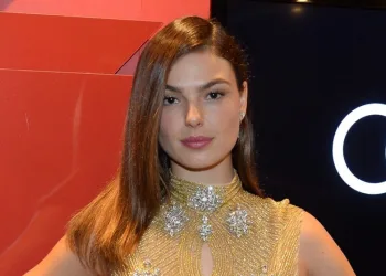 PRESTES A SE CASAR ,  NUDES DA ATRIZ É VAZADO NA INTERNET…