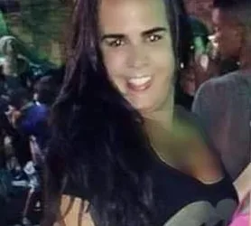 TRANSEXUAL É MORA A TIROS NO RJ!!!