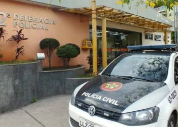 POLICIAL MILITAR É PRESO AO BALEAR JOVENS QUE PULARAM SUA CASA NO RJ!!!