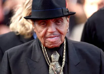Pai de Michael Jackson, Joe Jackson, morre aos 89 anos