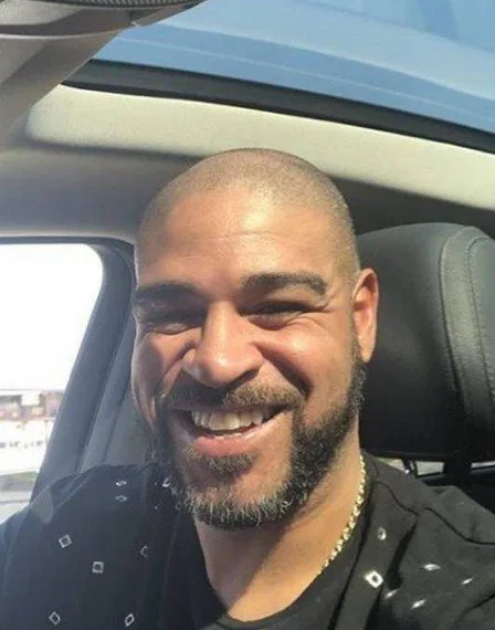 Adriano Imperador posta foto no Instagram e leva bronca do Detran