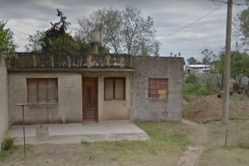 Mulher é presa e acorrentada por 20 anos porque tinha namorado