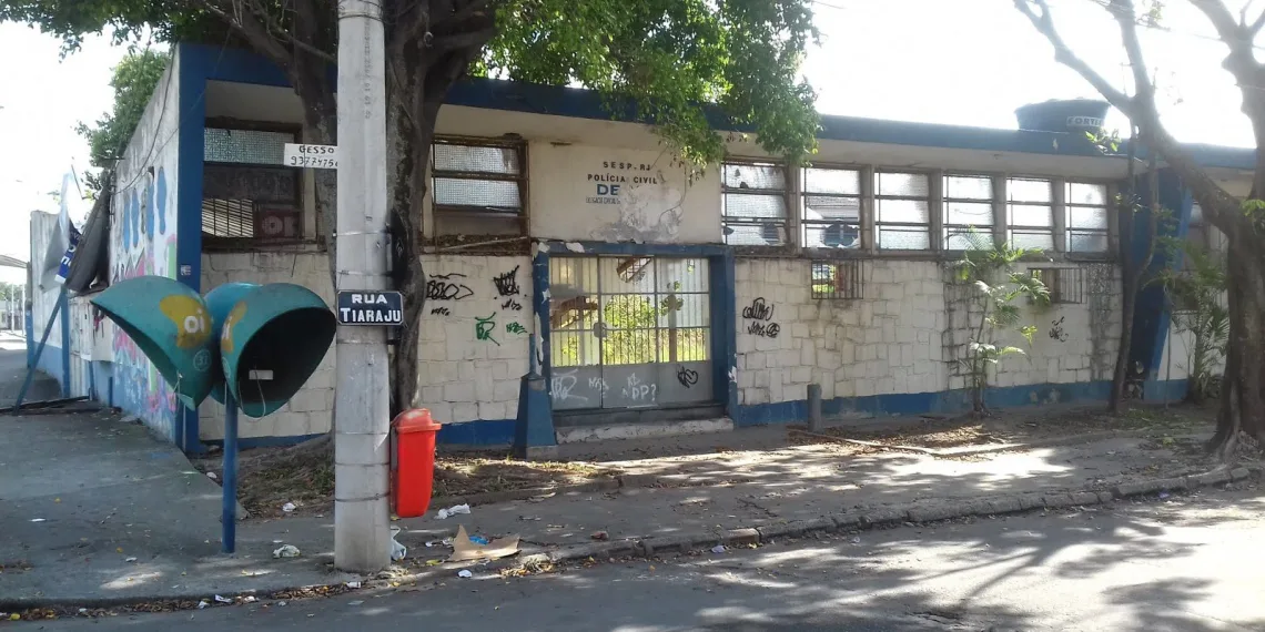 Drogas e Sexo em Delegacia Abandonada em Campo Grande