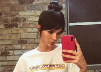 Bruna Marquezine posta foto de calcinha e Neymar fica com ciúmes