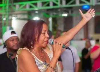 A ZONA OESTE CHORA!!! MORRE A CANTORA HAYTÁ!!