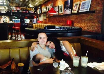 Homem que já foi mulher dá à luz a um bebê de mulher que já foi homem